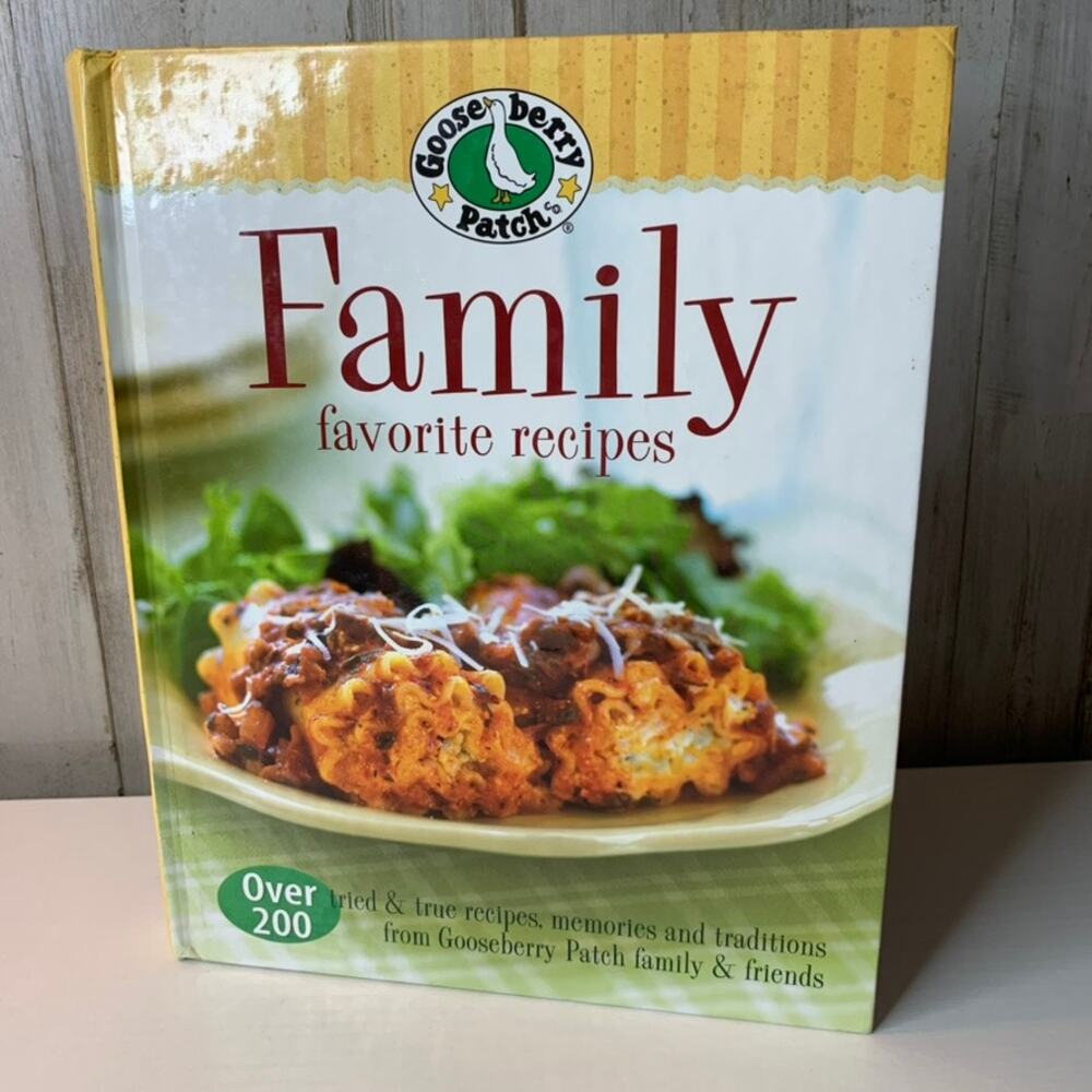 Gooseberry Patch Family Favorite Recipes Hardcover